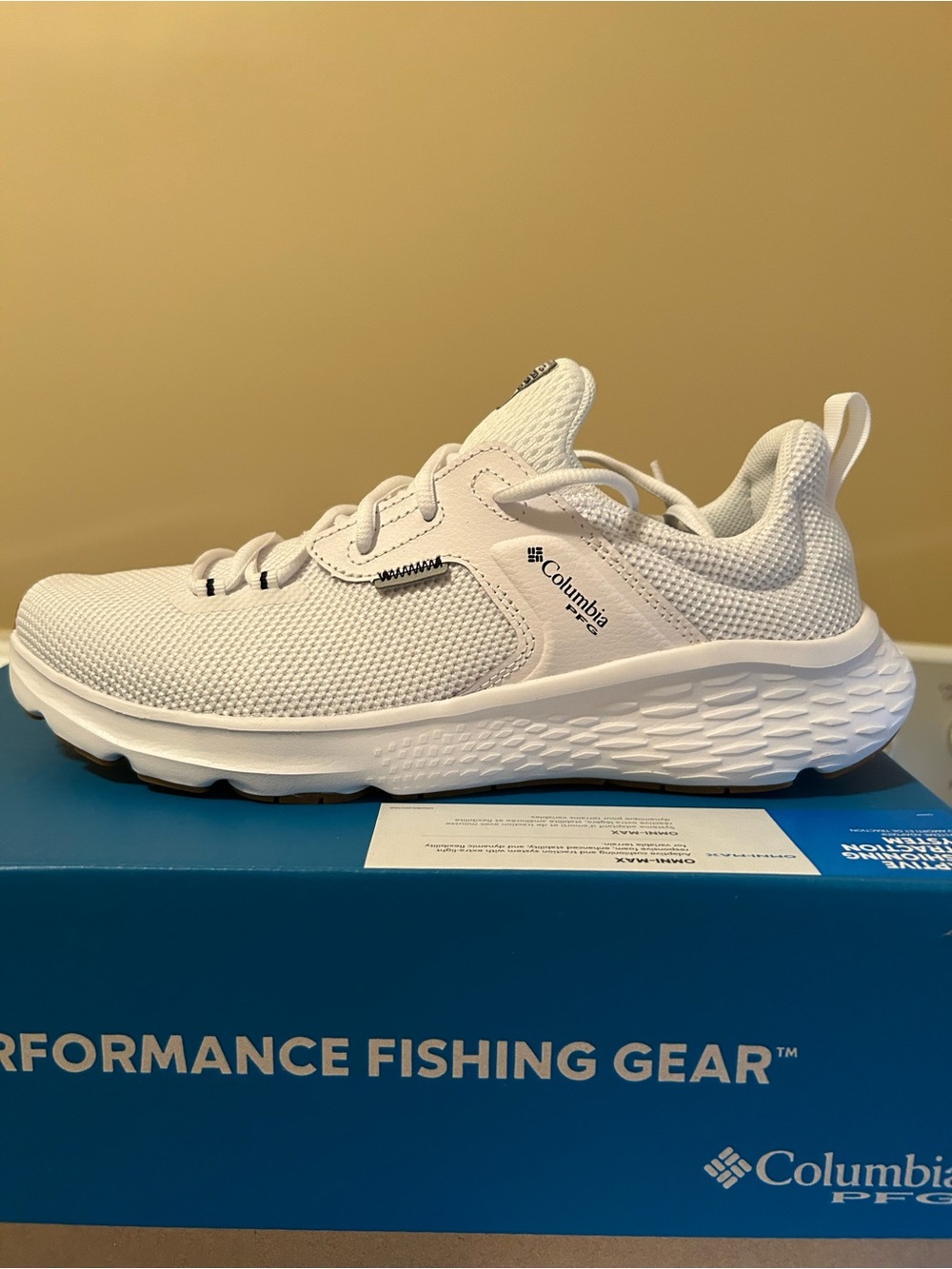 Columbia Men's White Mesh Athletic Trainer
